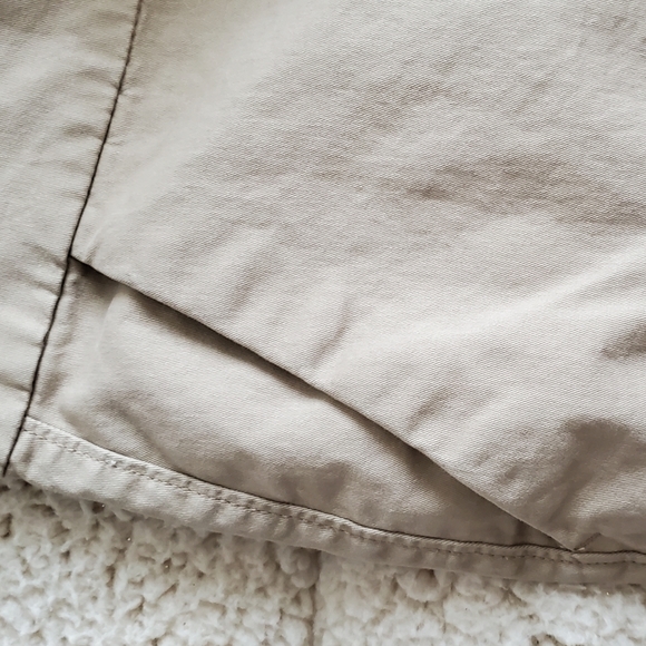 Old Navy Khaki Shorts - Picture 4 of 5